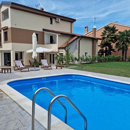 App Sandro With Common Pool Poreč Dış mekan fotoğraf